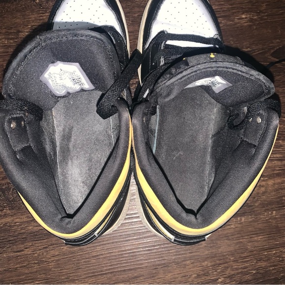 Nike Air Jordan 1 Mid Pollen size 6y - Picture 6 of 6